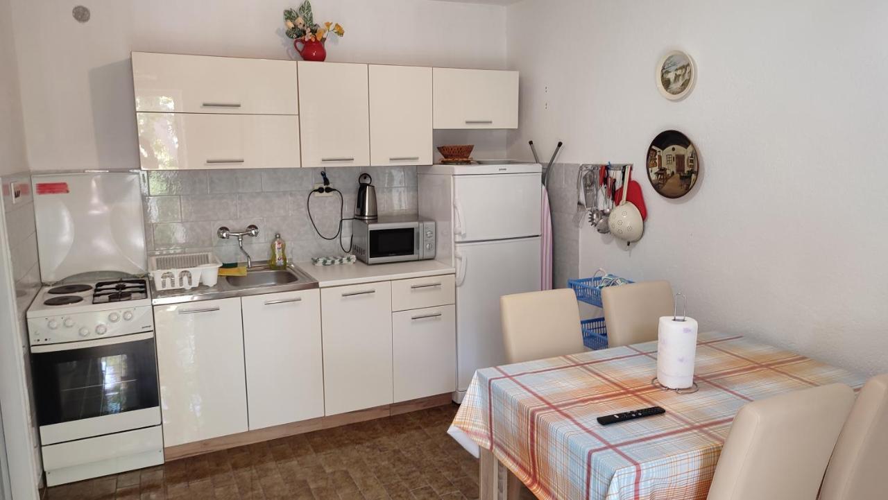 Apartmani Vinko Bol Exterior photo