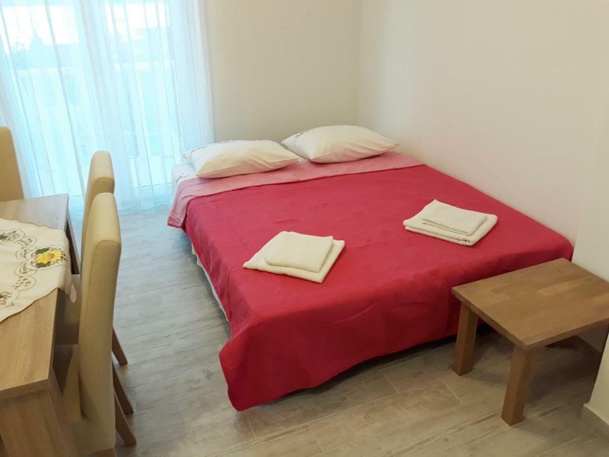 Apartmani Vinko Bol Exterior photo