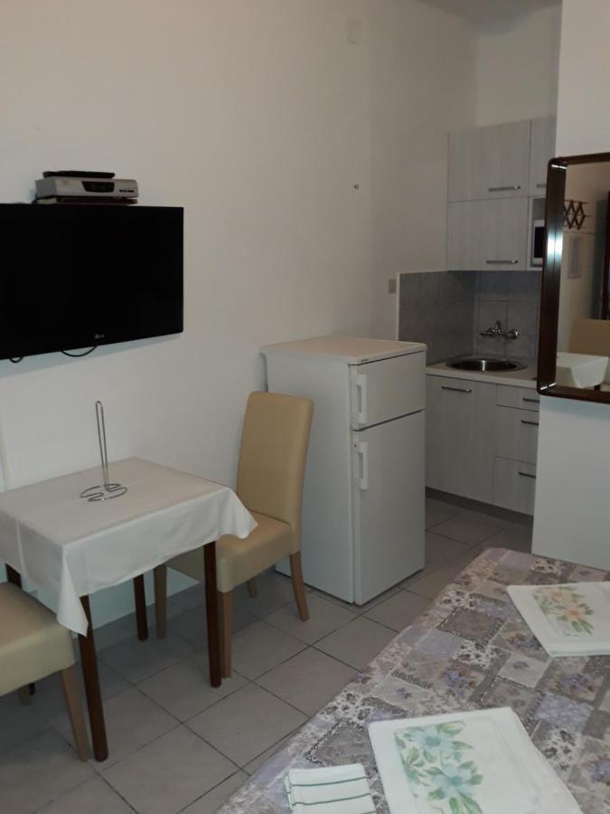 Apartmani Vinko Bol Exterior photo